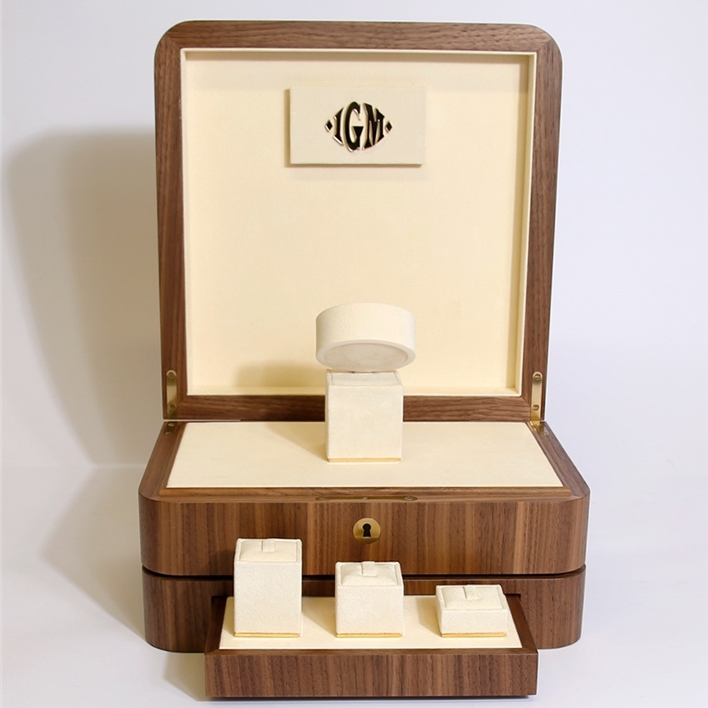display Luxury wooden jewelry boxes